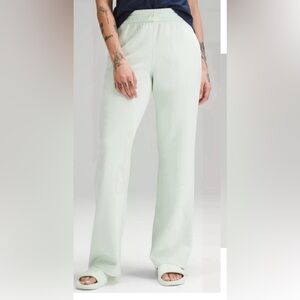 Lululemon Softstreme High-Rise Pant Kohlrabi Green